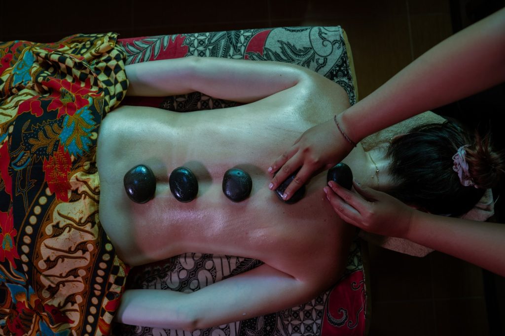 Theyogasalaspa - Hot Stone Massage